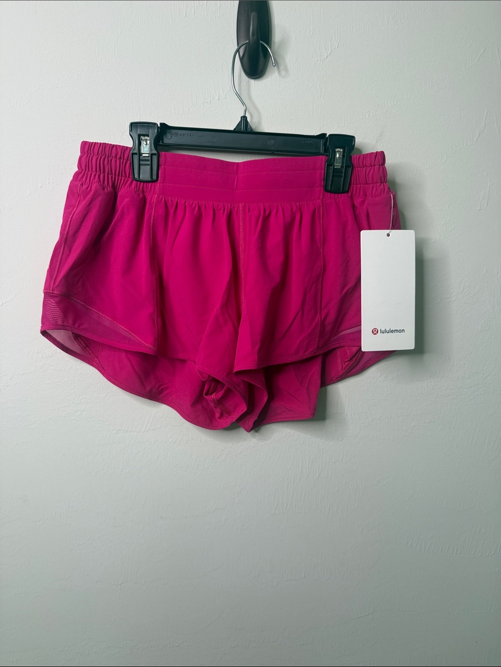 Lululemon Hotty Hot LR Short 2.5” *lined